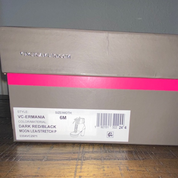 NEW Vince Camuto size 6 zip/lace bootie - Picture 4 of 4